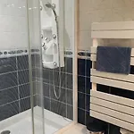 Au Clos Des Templiers Bed and Breakfast 3*