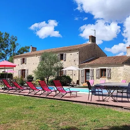 Oda ve Kahvaltı Au Clos Des Templiers