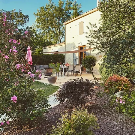 Au Clos Des Templiers Bed & Breakfast