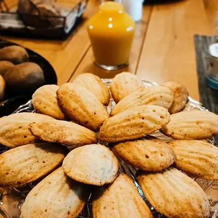 Oda ve Kahvaltı Au Clos Des Templiers 3*