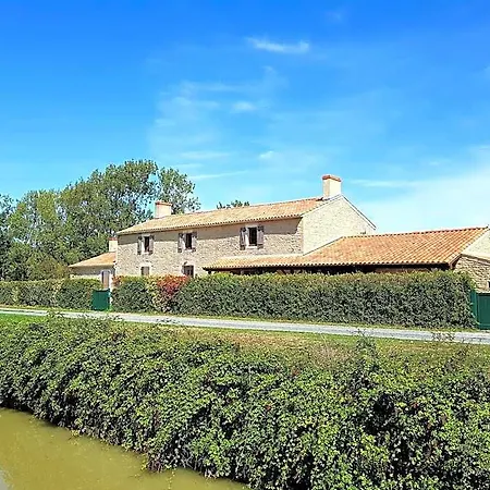 Au Clos Des Templiers Отель типа 