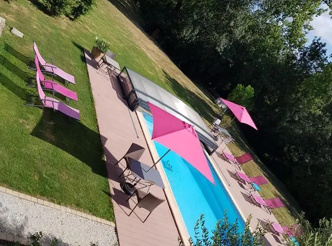 Au Clos Des Templiers Couette-café 3*