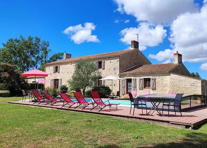 לינה וארוחת בוקר Au Clos Des Templiers