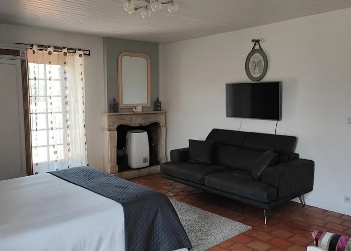 Au Clos Des Templiers Couette-café